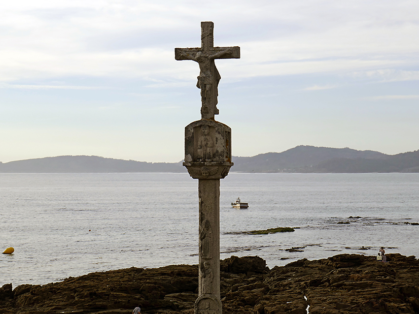 Cruceiro en la cabecera de la playa de la Fontaíña. Parroquia de Coruxo (Vigo).