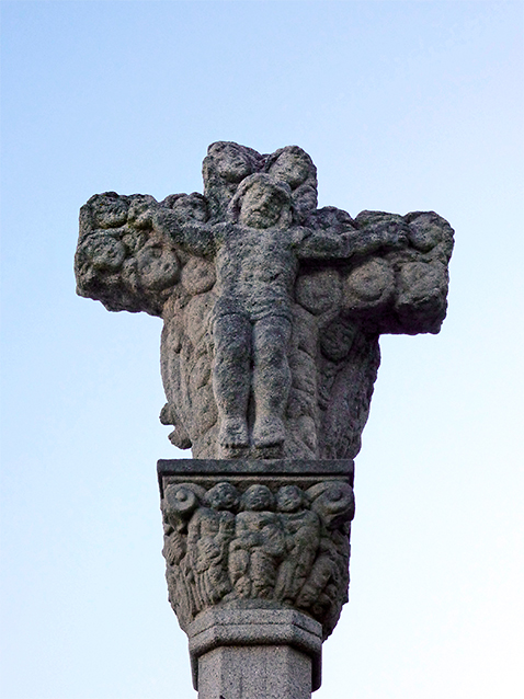 Detalle de cruceiro en el concello de Vigo.