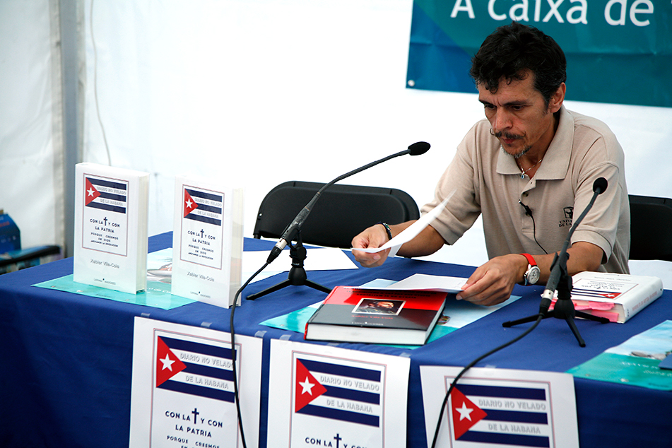 Galería de imágenes: XXXVII Feira do libro da Coruña